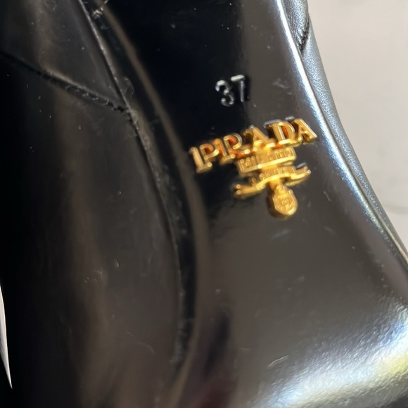 EUC Prada Black Leather Round Toe Block Heel Heeled Ankle Booties in Size 37 - Picture 9 of 10